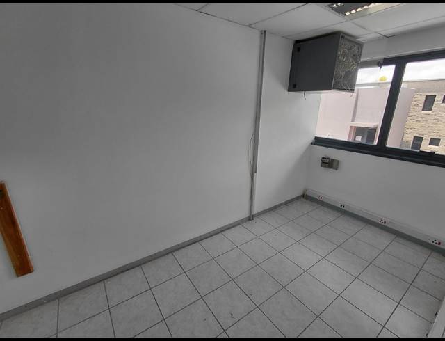 484M² OFFICE TO LET IN RANDJESPARK